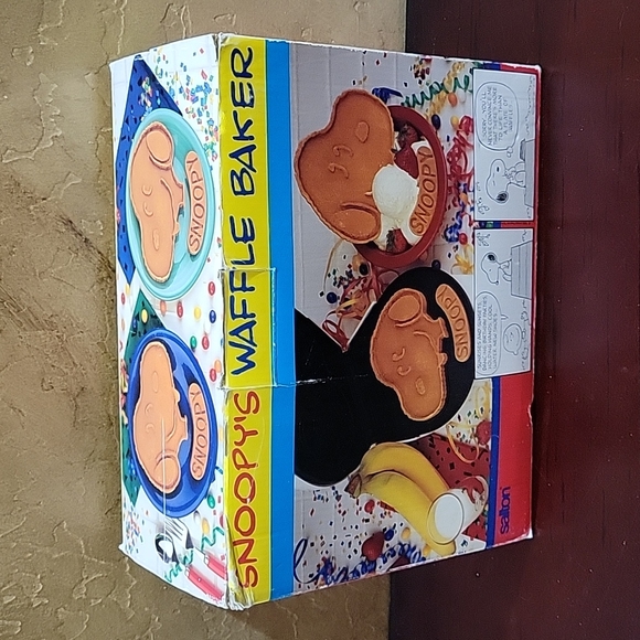 Peanuts Kitchen Vintage Peanuts Collectors Snoopy Waffle Maker